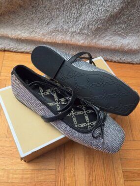 New In Box MICHAEL KORS Collette Crystal Embellished Ballet Flats - Size 6.5